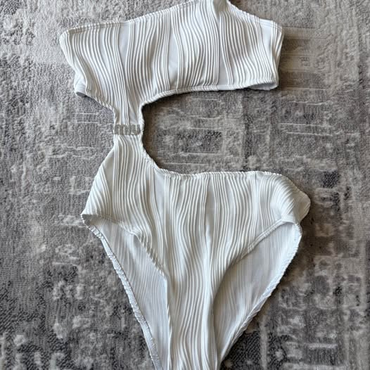 Fashion-Forward Pink Swimsuit – One Shoulder Cutout Bodysuit Style Swimwear