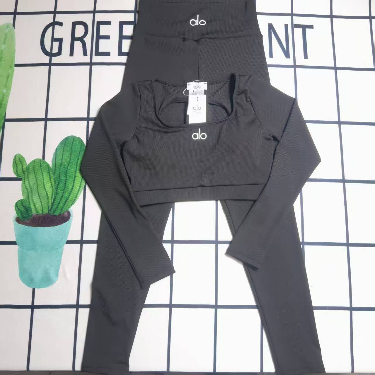 Alo White Ribbed Activewear Set – Long Sleeve Crop Top & High-Waist Legging